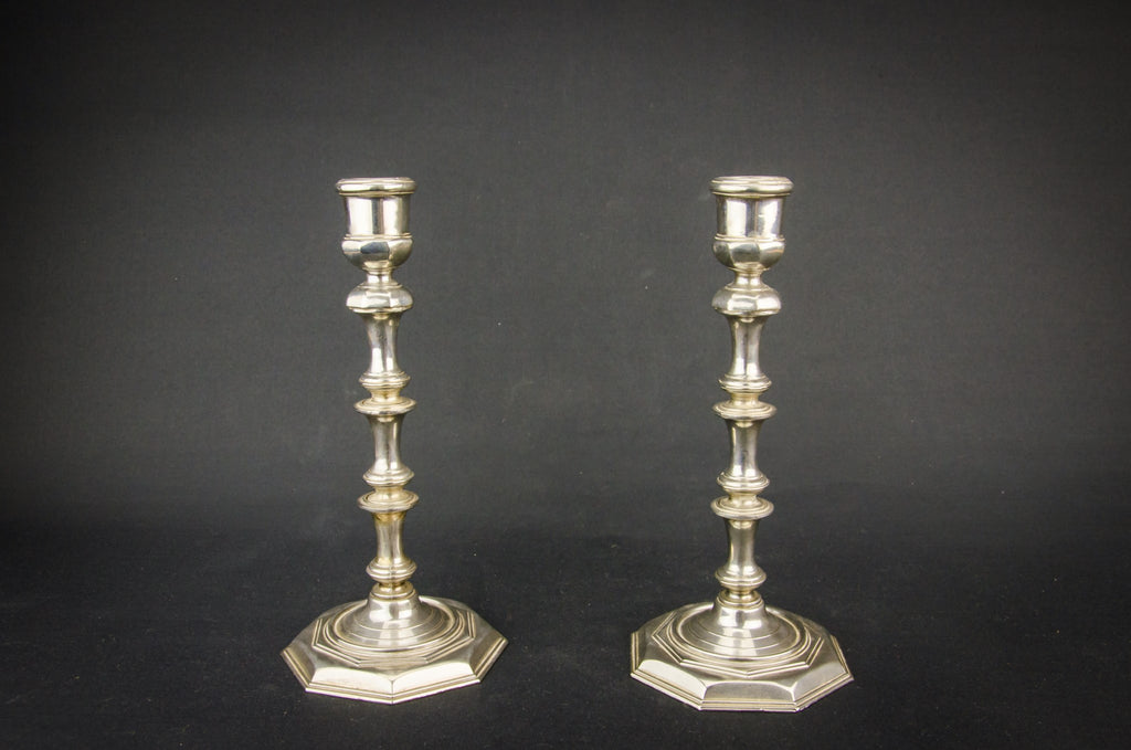 2 medium candlesticks