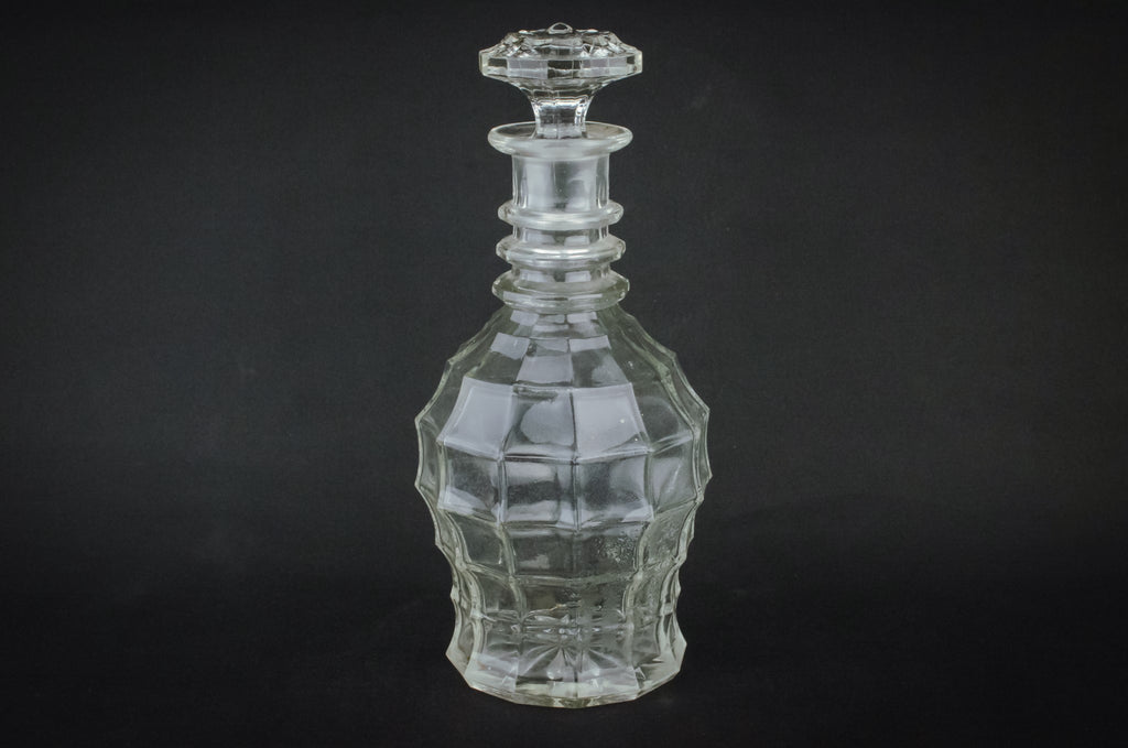 Moulded glass port decanter