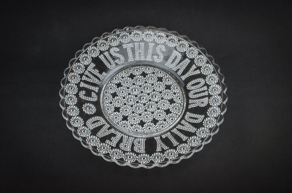 Daisy glass serving dish