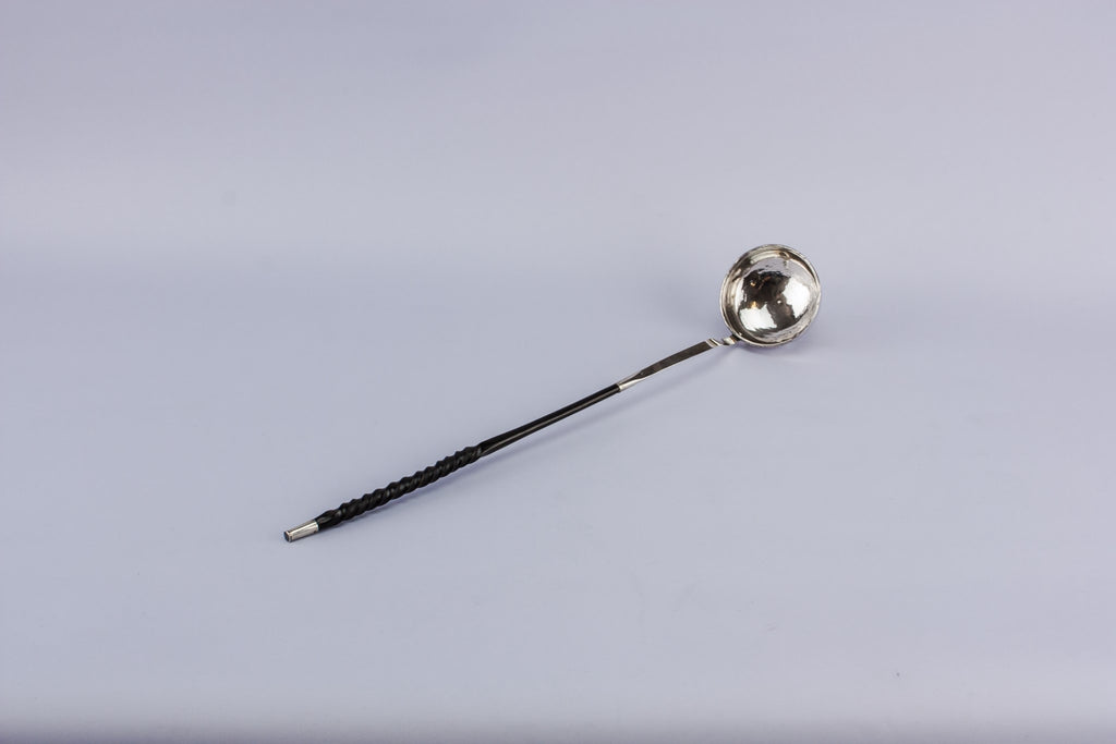 Lon punch ladle