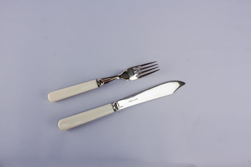 Cutlery set for six