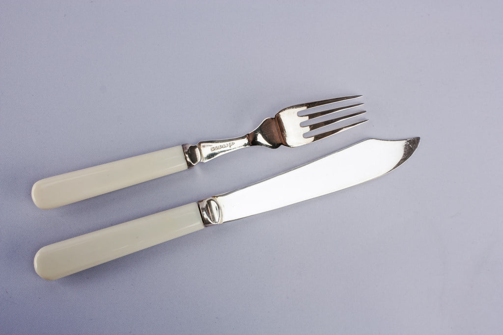 Cutlery set for six