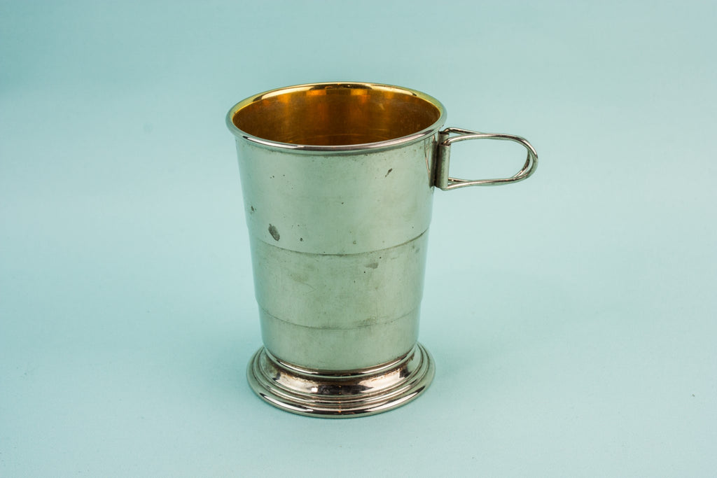 Telescopic stirrup cup