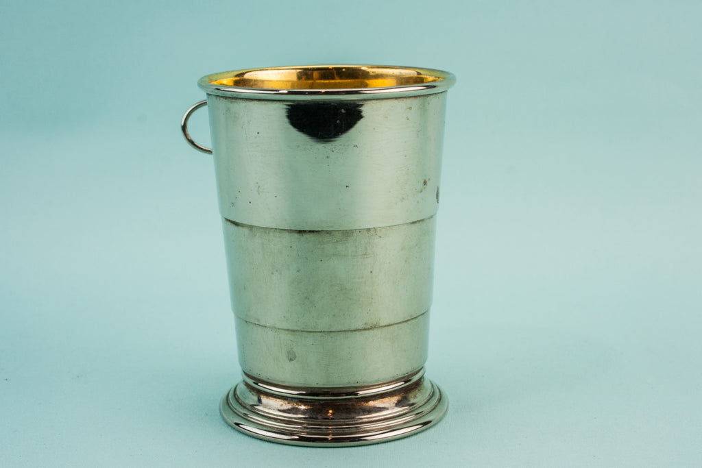 Telescopic stirrup cup
