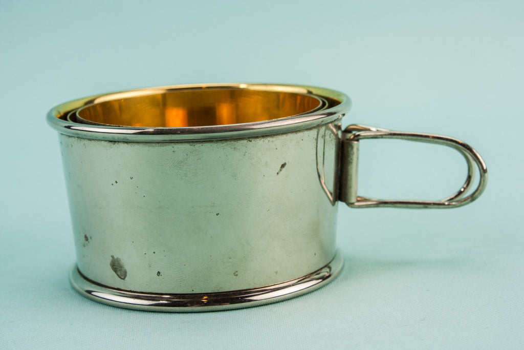Telescopic stirrup cup