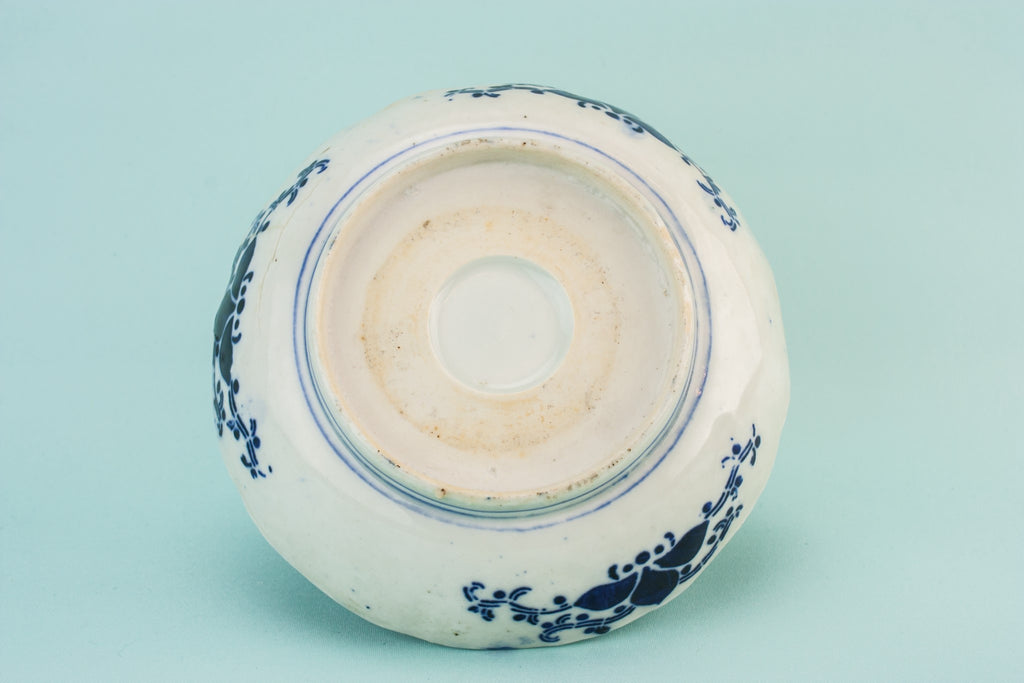 Imari porcelain bowl