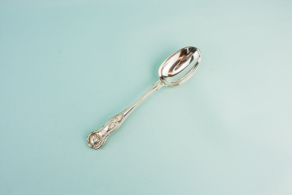 2 serving spoons