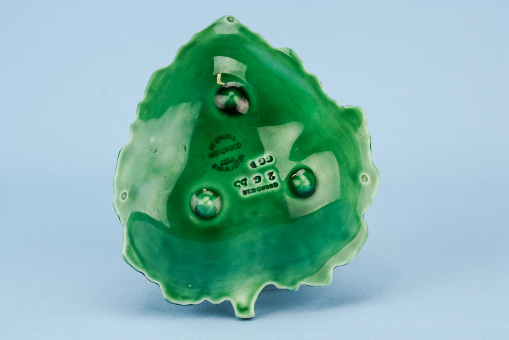 Pottery serving dish
