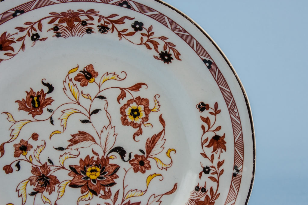 3 Wedgwood pottery plates
