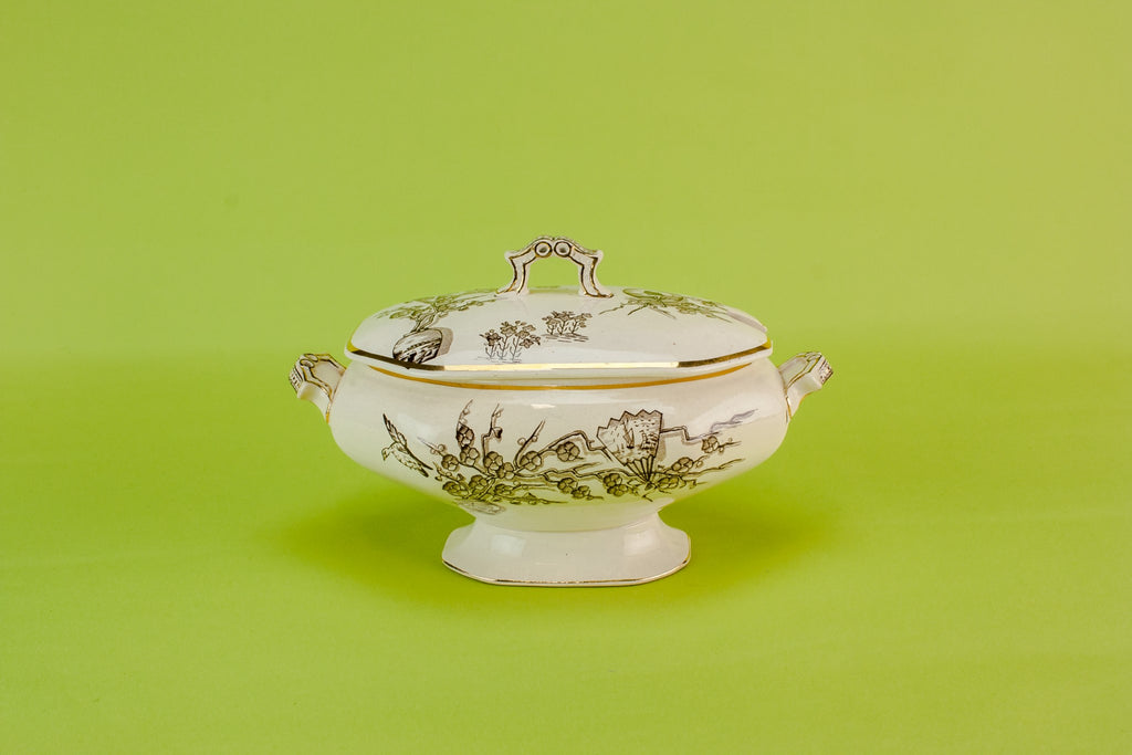 Serving tureen and lid