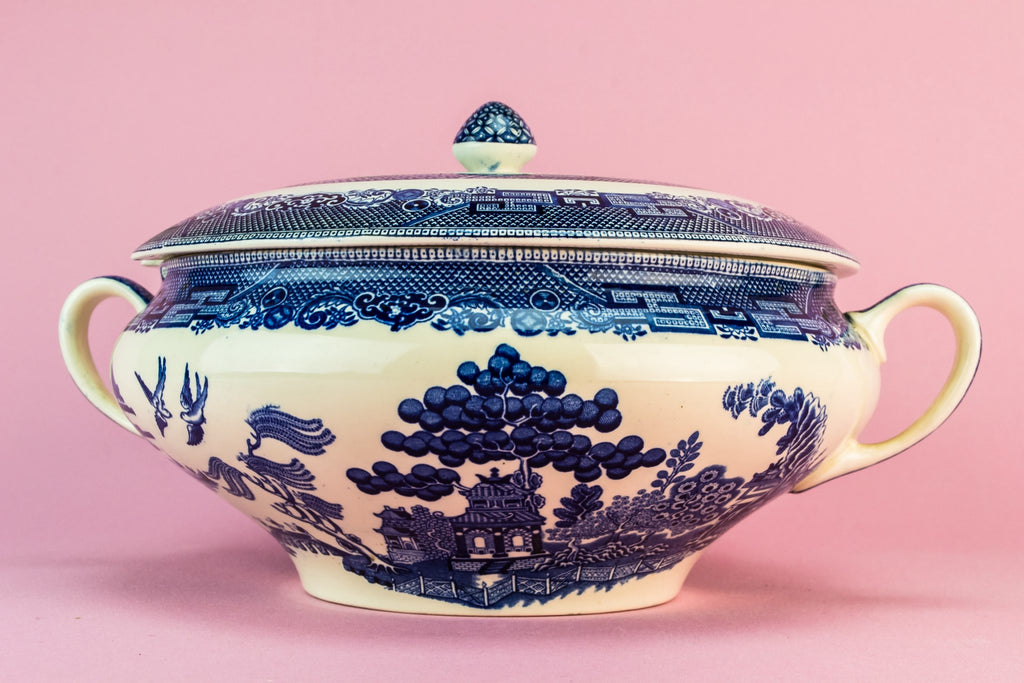 Blue and white willow tureen
