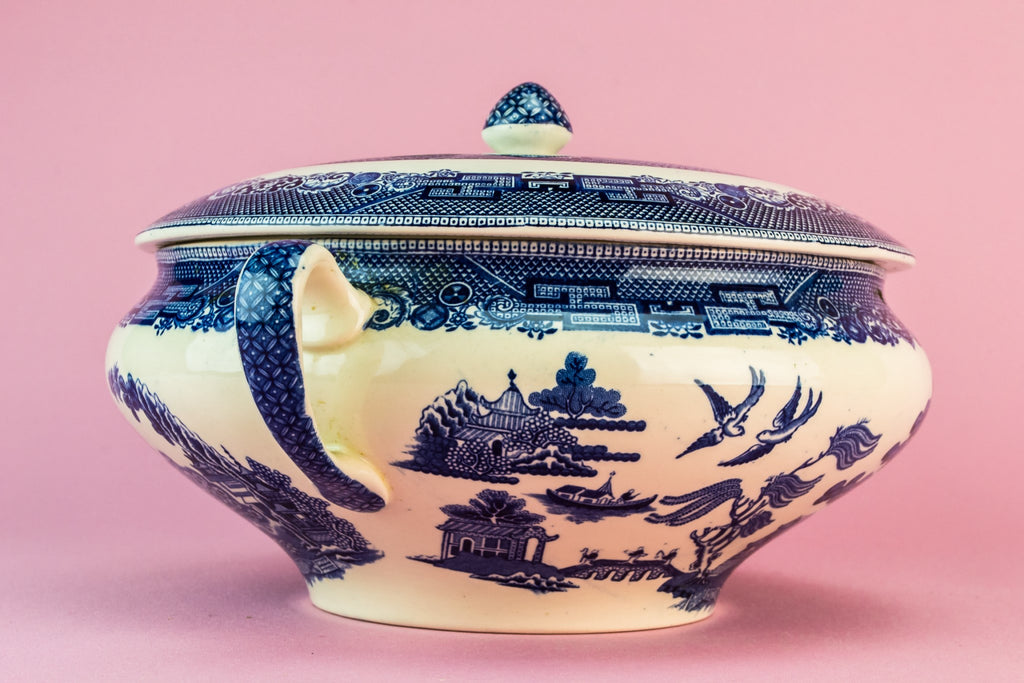 Blue and white willow tureen
