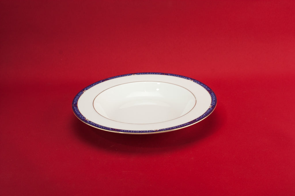 6 blue and white bowls