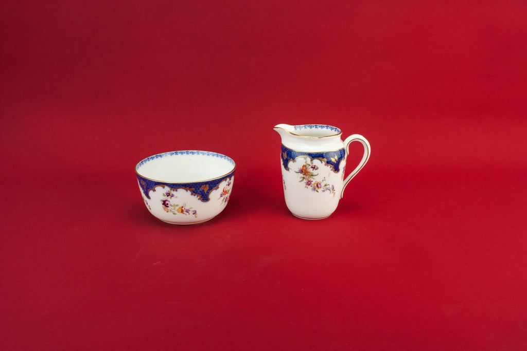 Bone china milk & sugar set