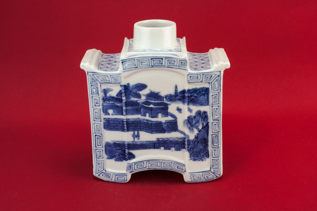 Retro porcelain vase
