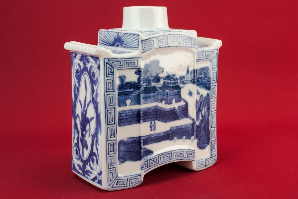 Retro porcelain vase