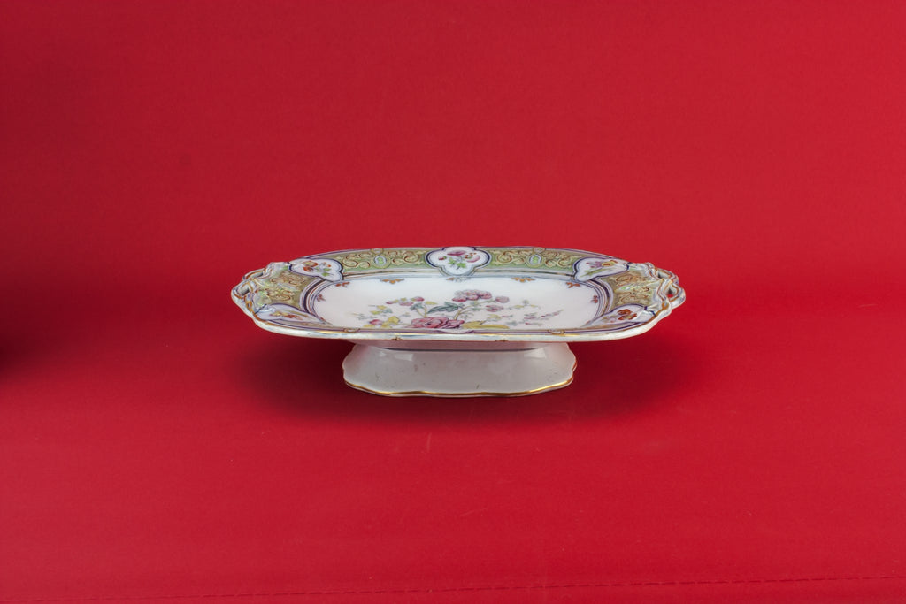 Serving bowl on foot