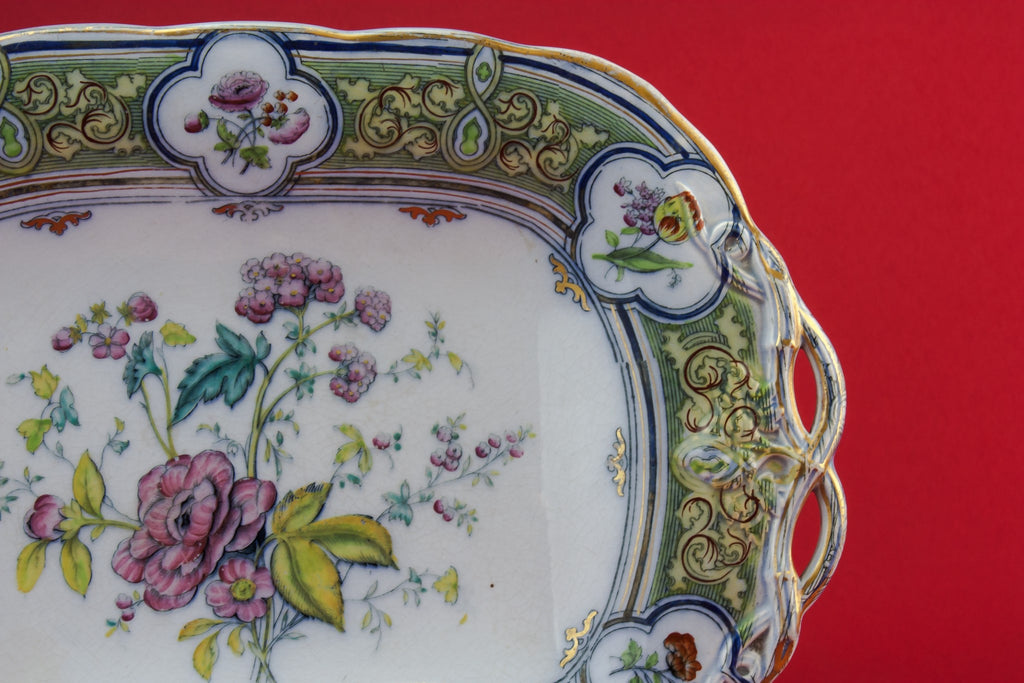 Serving bowl on foot