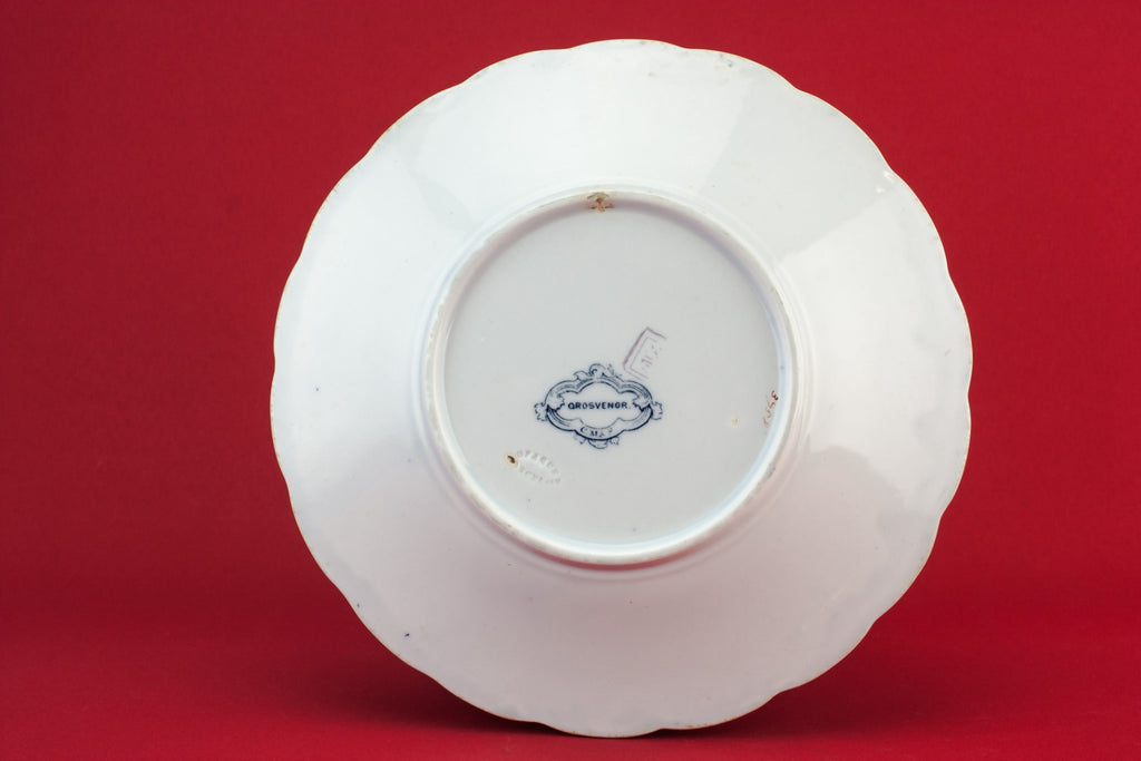 Pottery serving dish