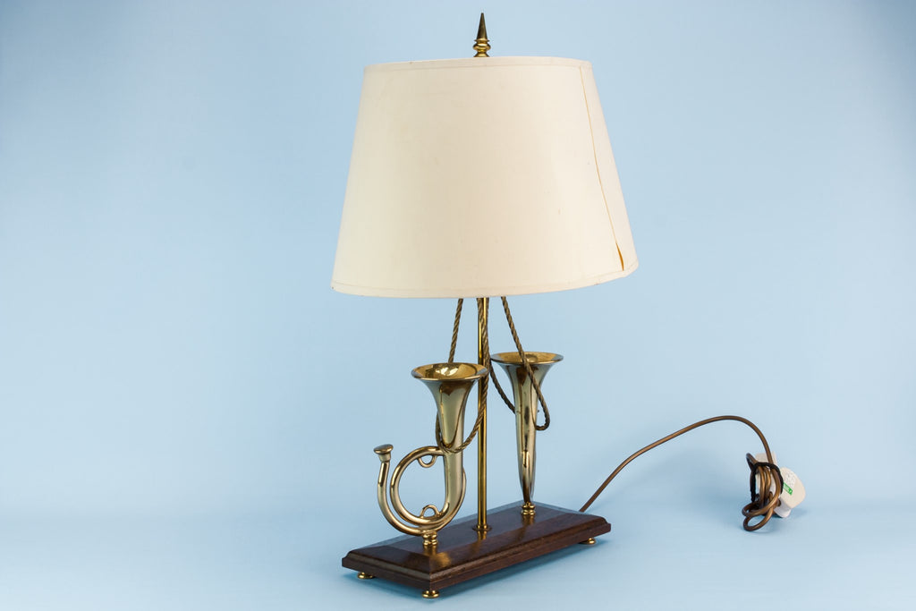 Brass hunting horns lamp