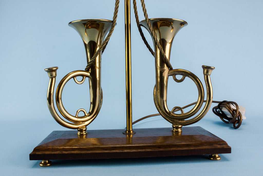 Brass hunting horns lamp