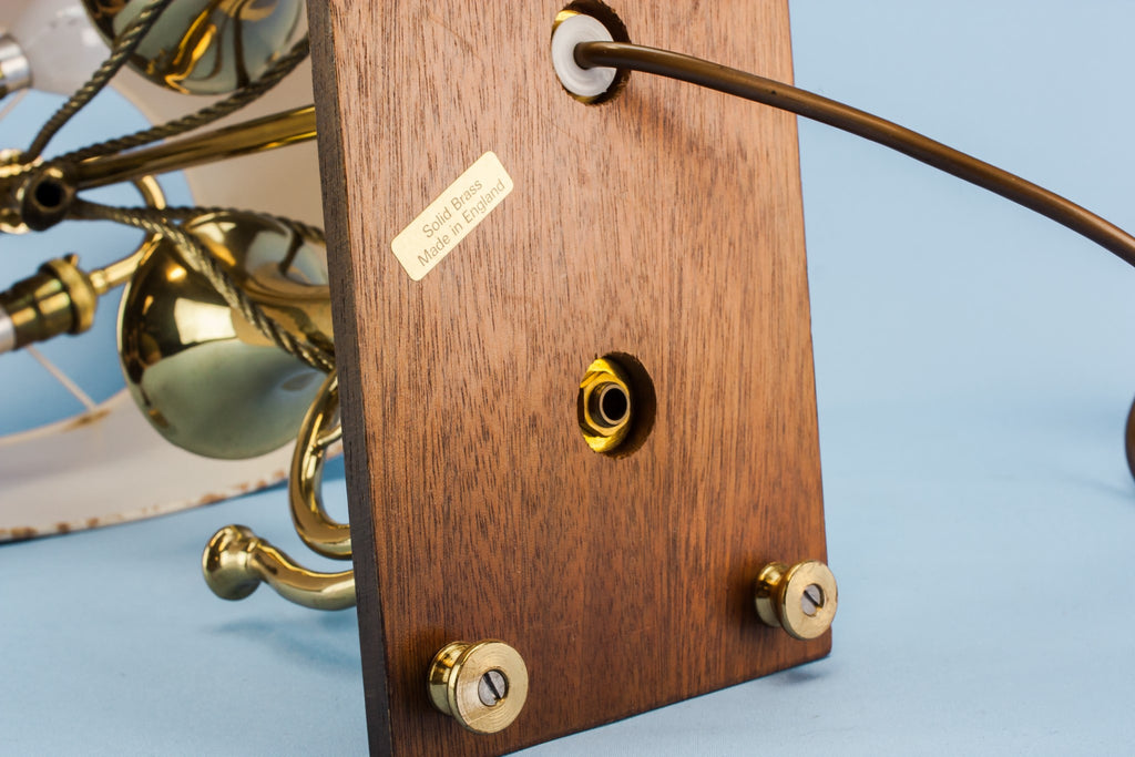 Brass hunting horns lamp