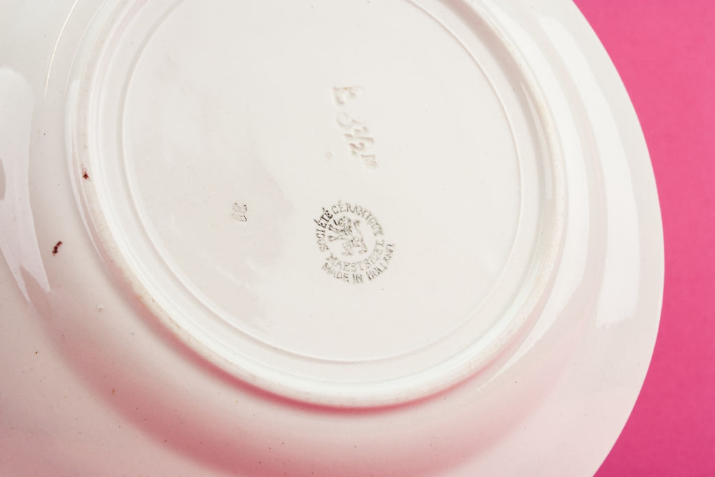 Pottery serving dish