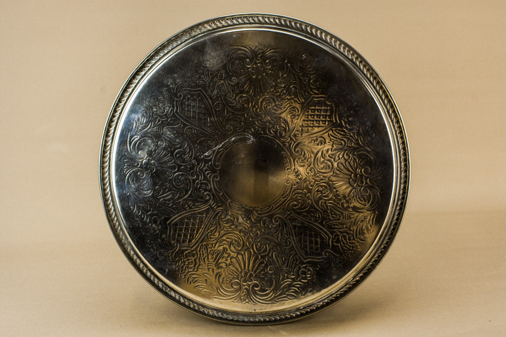 Round serving tray