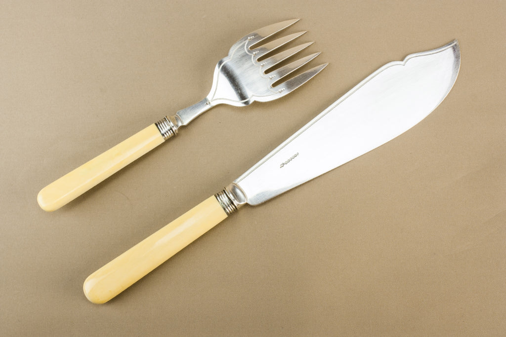 Serving fork & knife set