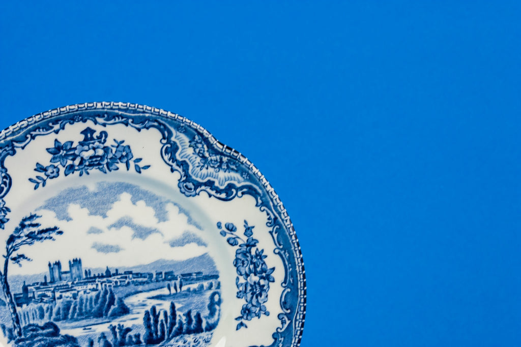 6 blue and white plates