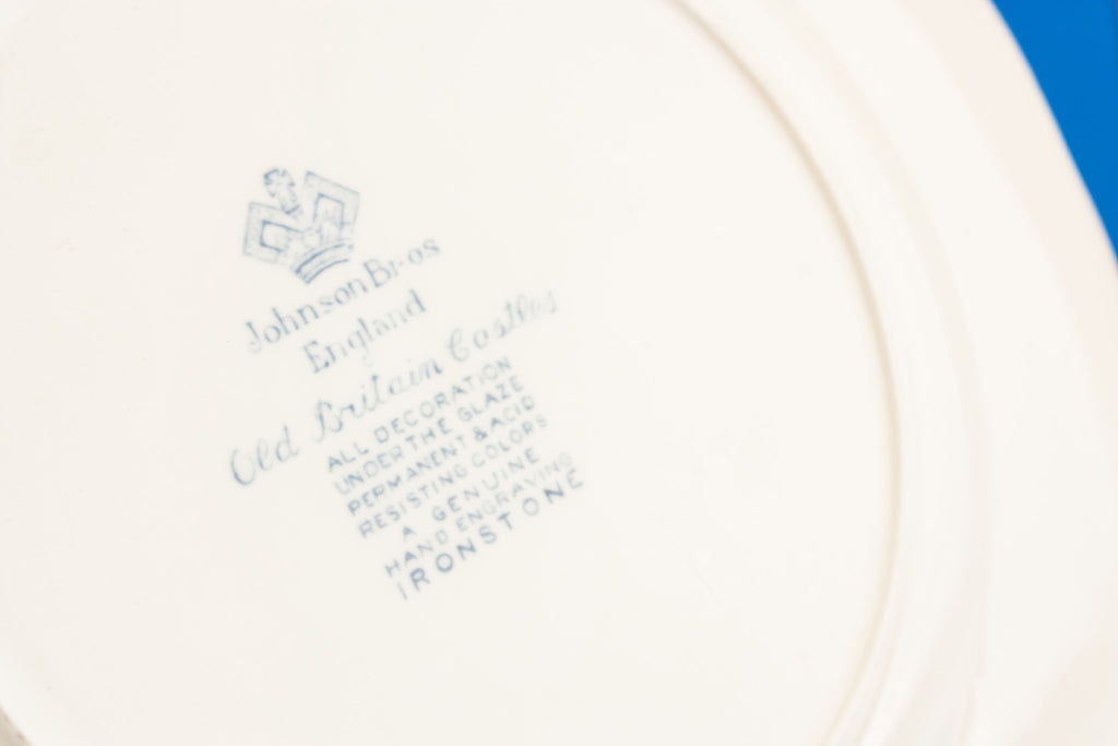 6 blue and white plates