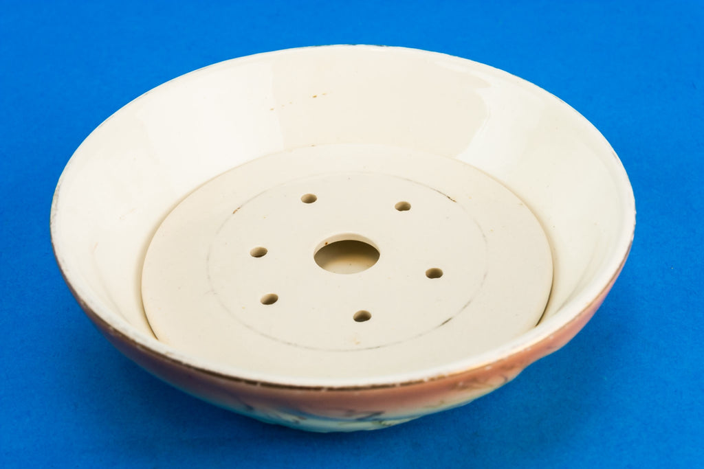 Soap dish and lid