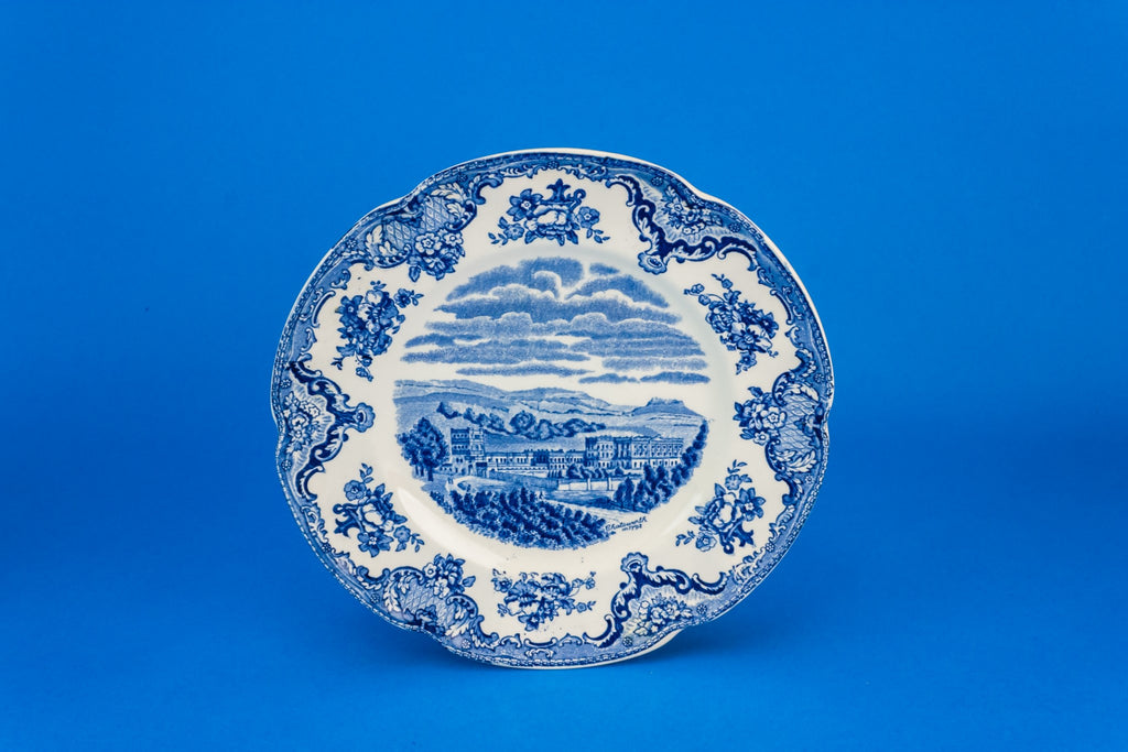 6 blue and white plates