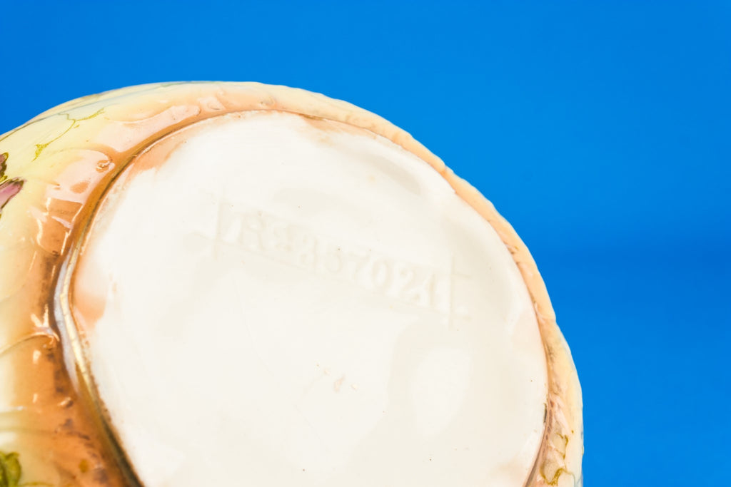 Soap dish and lid