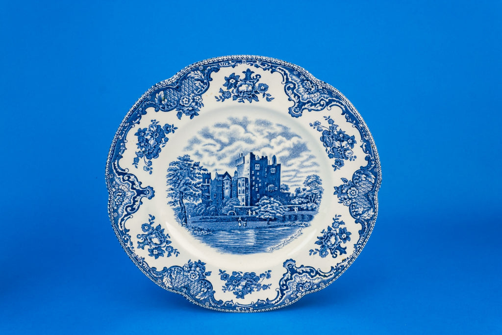6 blue pottery dinner plates