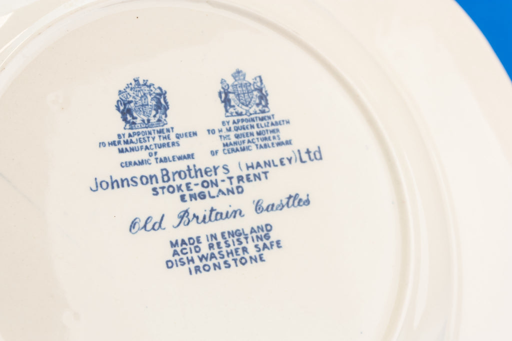 6 blue and white bowls