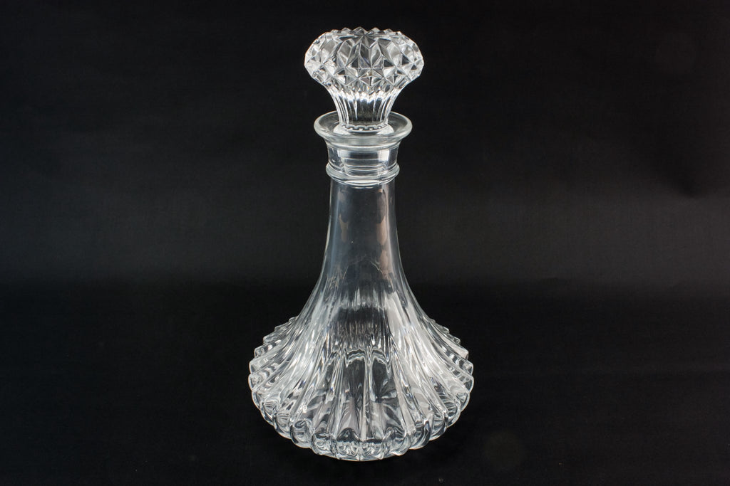 Moulded glass wine decanter