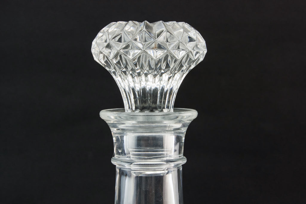 Moulded glass wine decanter