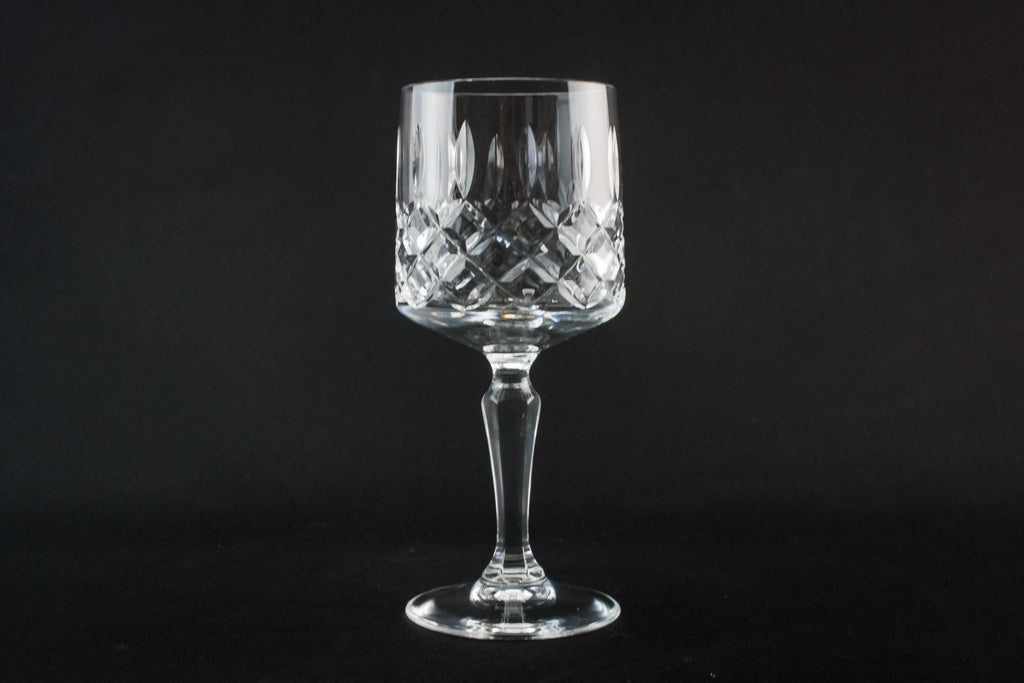 4 medium wine glasses