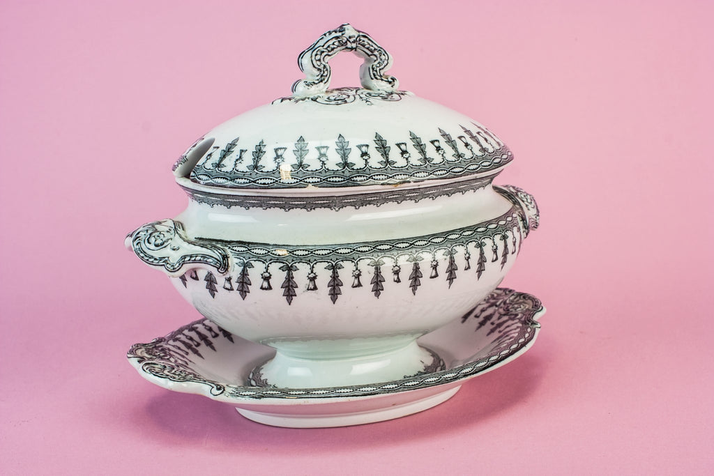 Copeland gravy tureen