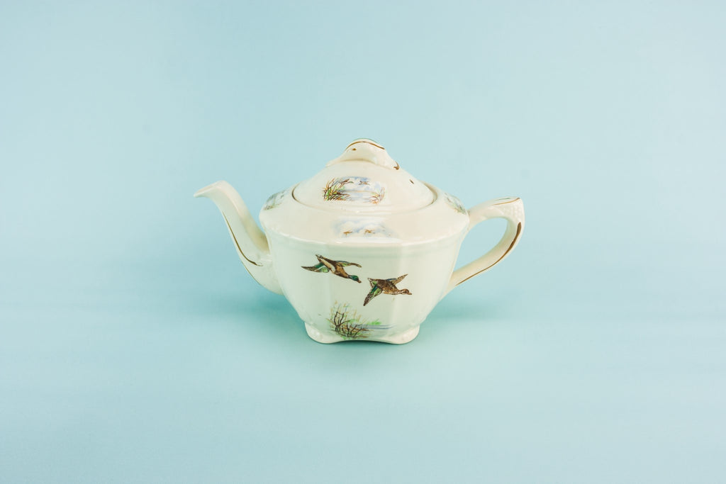 Flying ducks teapot