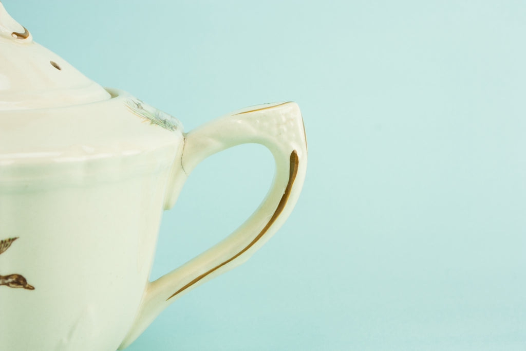 Flying ducks teapot