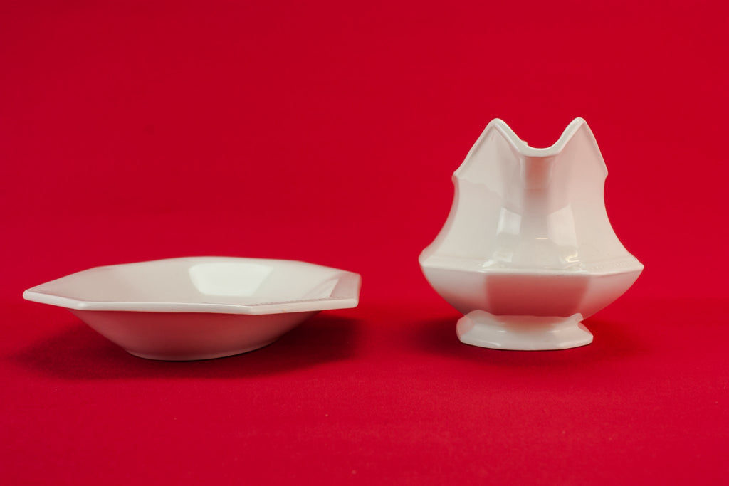Retro gravy boat & plate