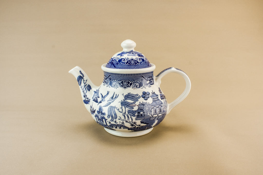 Blue willow retro teapot