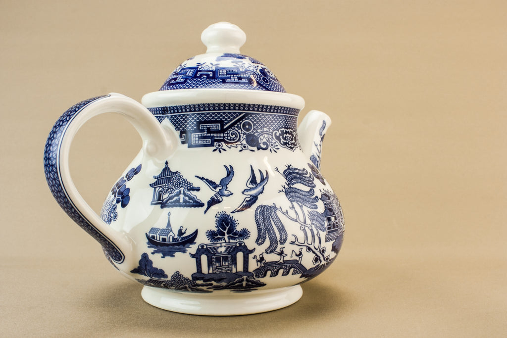 Blue willow retro teapot