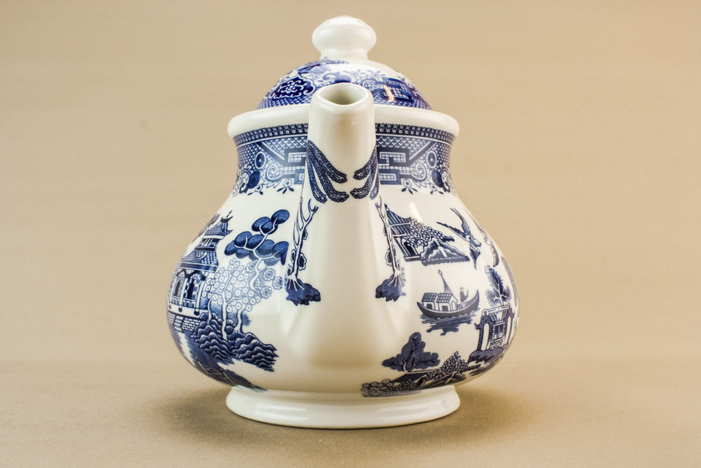 Blue willow retro teapot