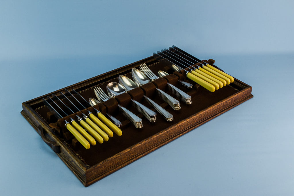 Cutlery set for six