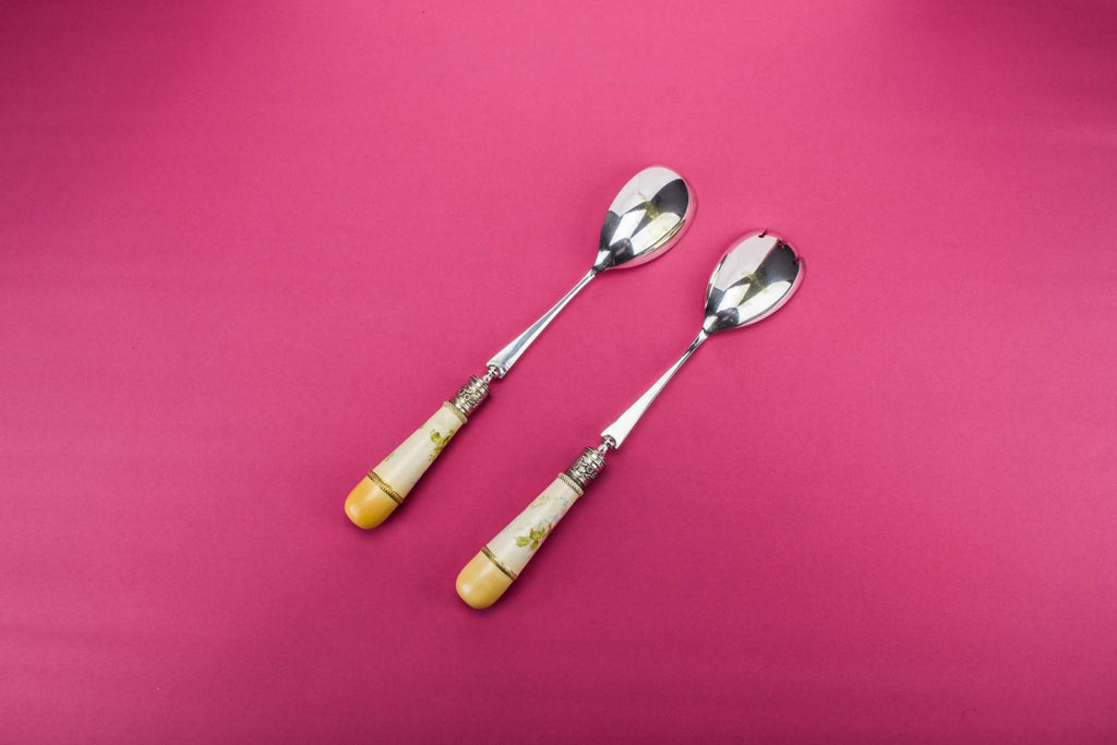 2 salad serving spoons