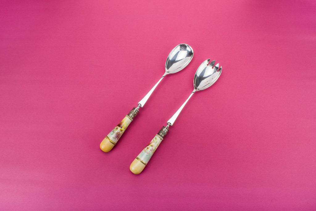 2 salad serving spoons