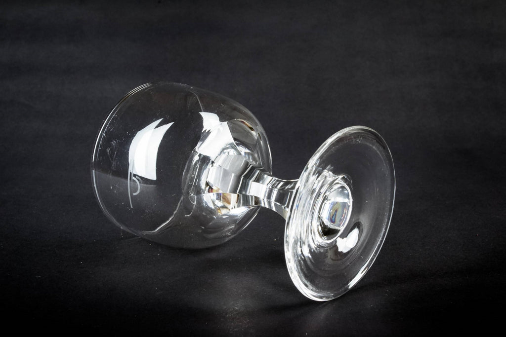 Octagonal stem glass
